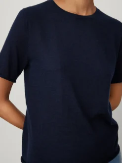 Ari T-Shirt in Navy