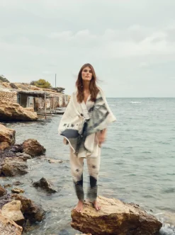 Cavalo Linen Poncho in Green Tropical