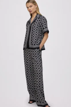 Koda Button Down Shirt in Black