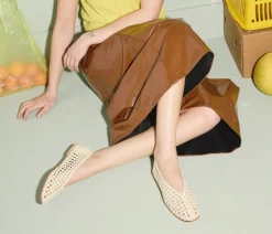 Riley Woven Flat in Vanilla